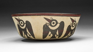 Bowl Depicting Vencejo Birds