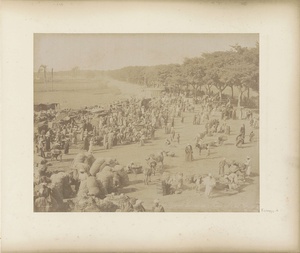 Gezicht op de markt van Qasr an Nil in Caïro